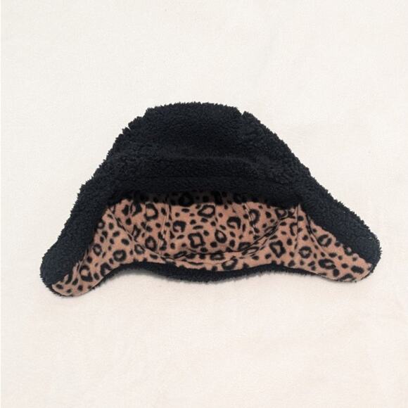 Girls Leopard Ear Flap Hat - Picture 3 of 3